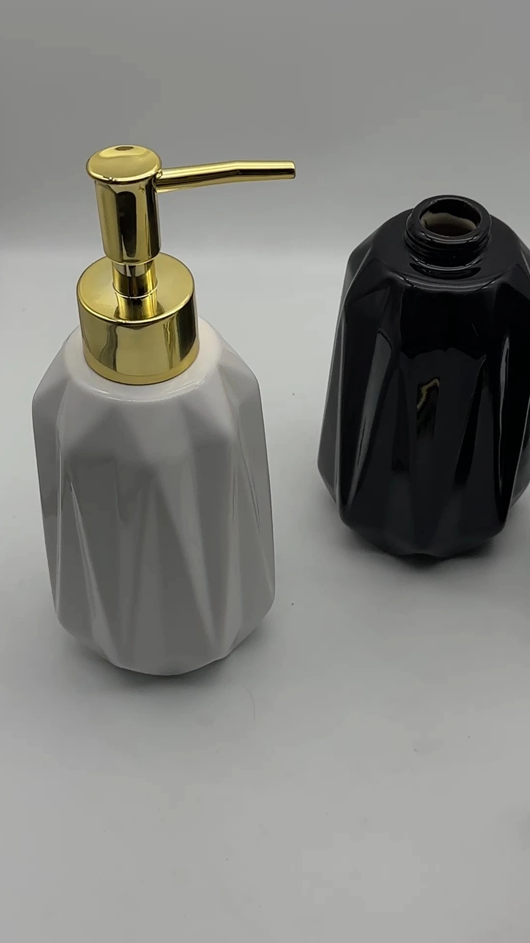 Diamond-shaped ceramic emulsion bottle CB-22 1