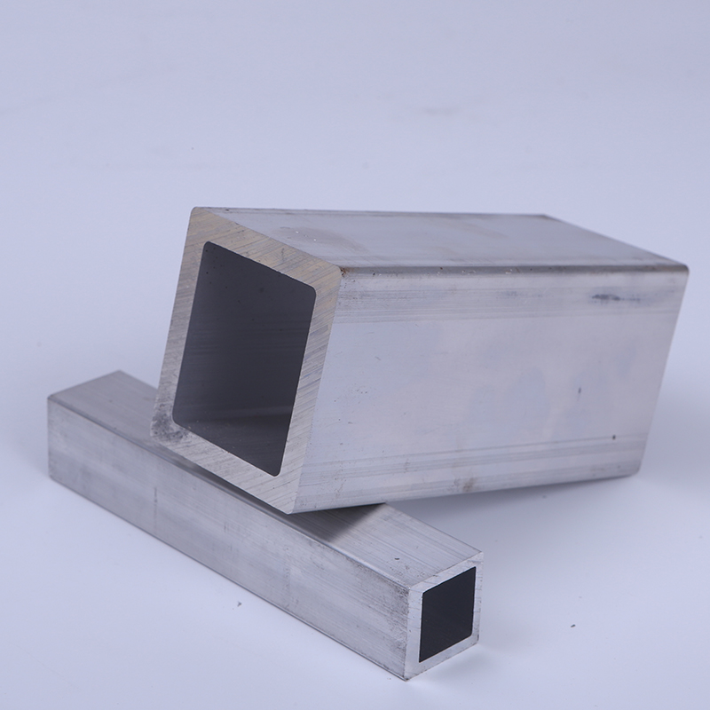 Quadratisches Hohlrohr aus Aluminium. 6063-LEGIERUNGSQUALITÄT, T66, GEHÄRTETES F25-Aluminiumrohr 7