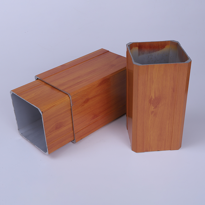 Tube en aluminium carré 6060-T66 Tuyau en aluminium rectangulaire Grain de bois Aluminium 8