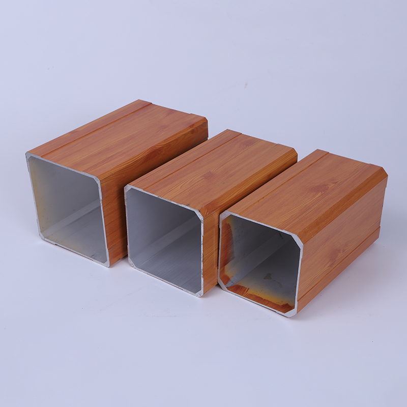 Tube en aluminium carré 6060-T66 Tuyau en aluminium rectangulaire Grain de bois Aluminium 12