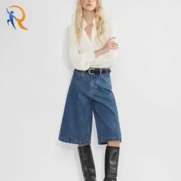 snapshot below-knee denim short Relaxed below-knee denim shorts 1