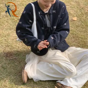 سترة مطرزة بشريط لون كحلي 1