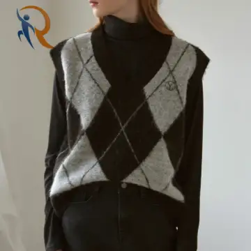 Argyle Knit Vest in black 1