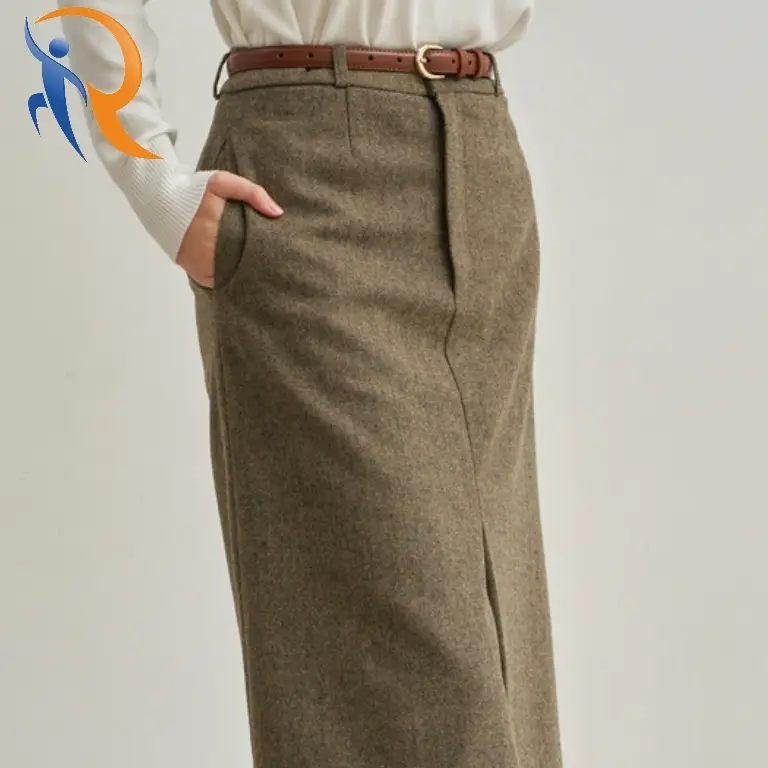 Classic Wool H-Line Skirt 1