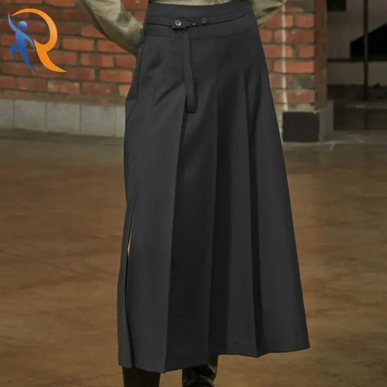 pleats slit skirt 1