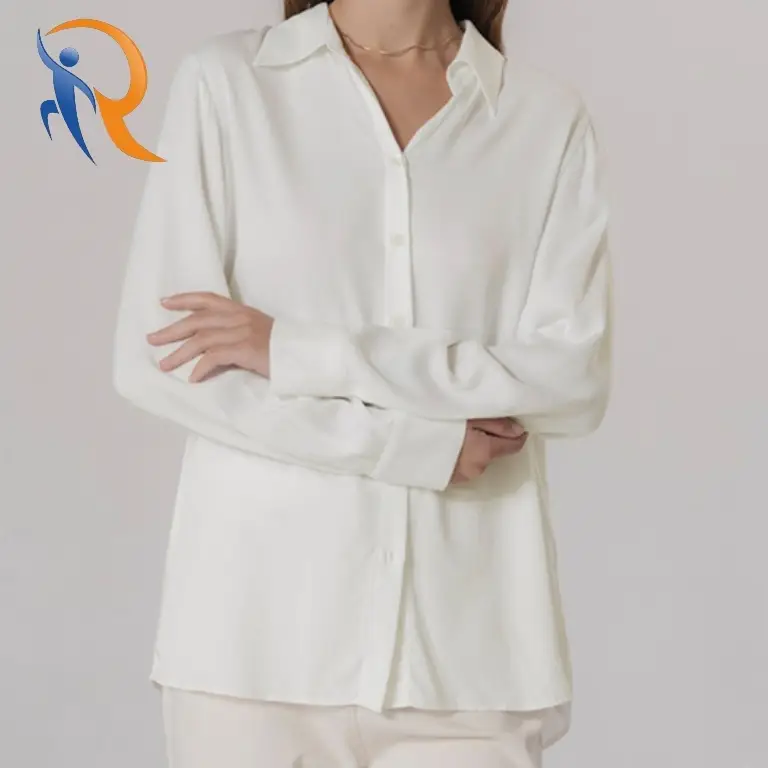 White long-sleeved shirt 1