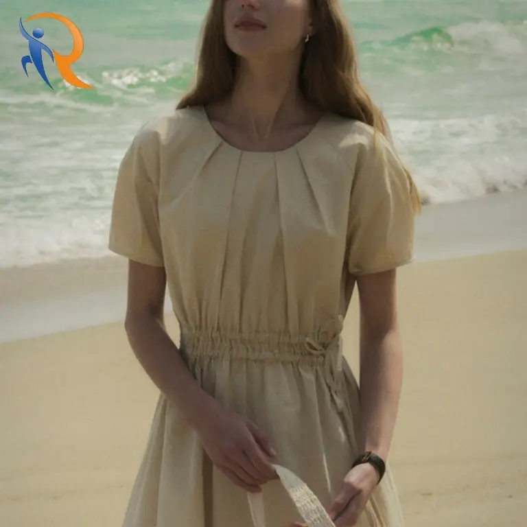 String detail dress 1