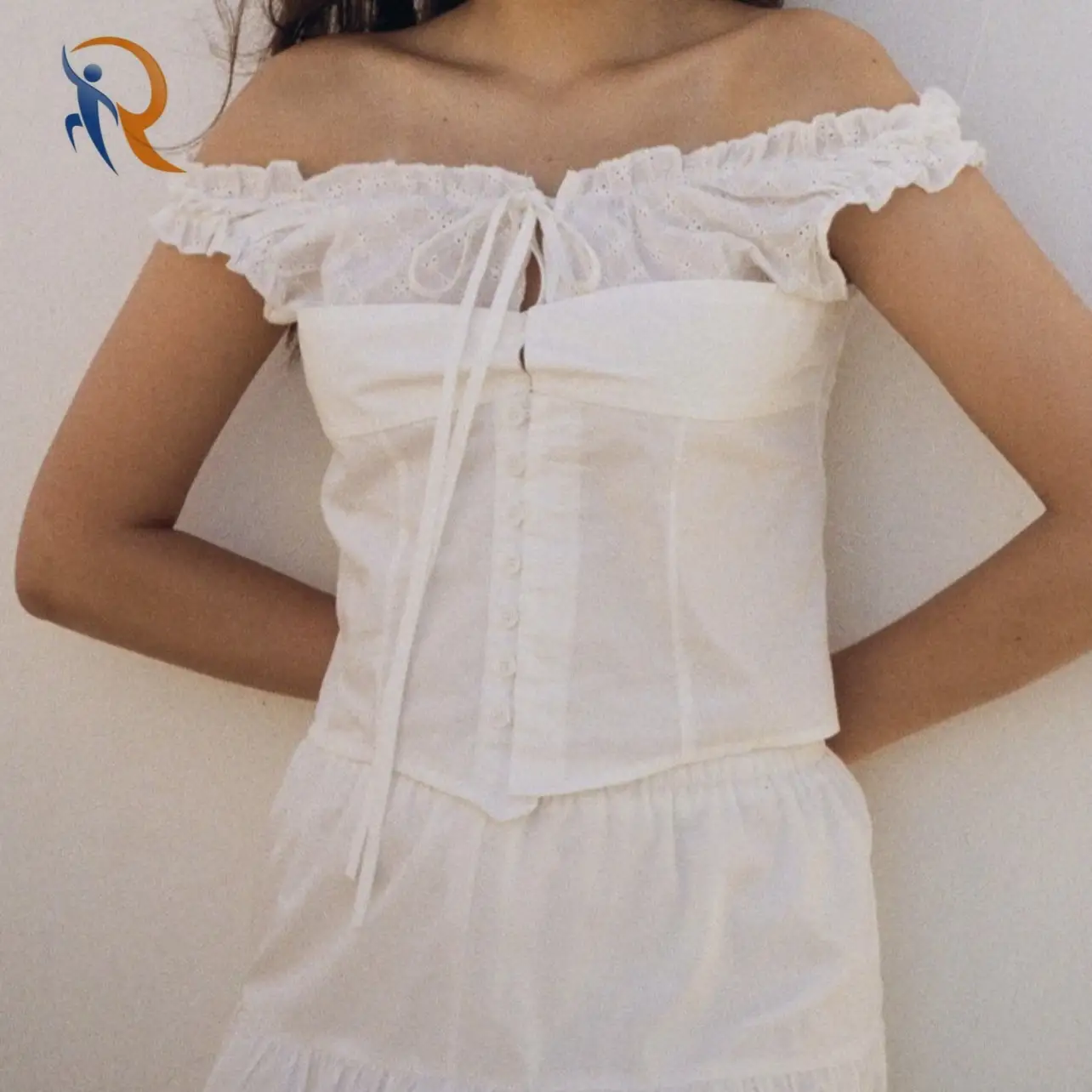 بلوزة أوديت الدانتيل 1