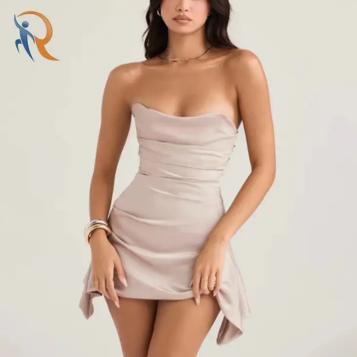 فستان أنبوبي ضيق بدون ظهر 1