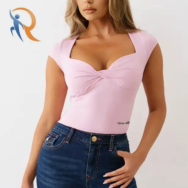 بلوزة بأكمام قصيرة ملتوية من الأمام 1