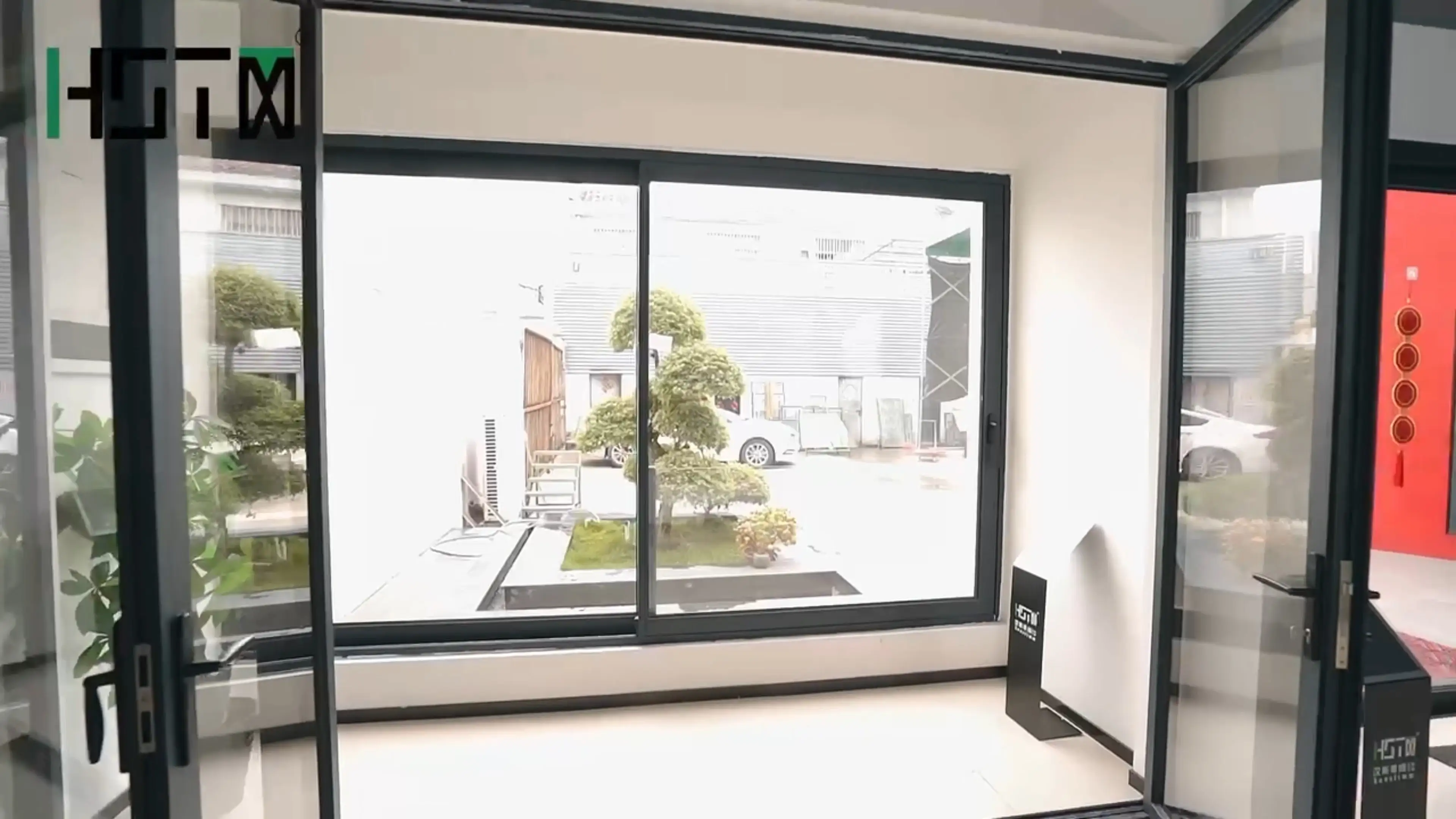 Puerta plegable resistente serie Salzburg S68ZD 1