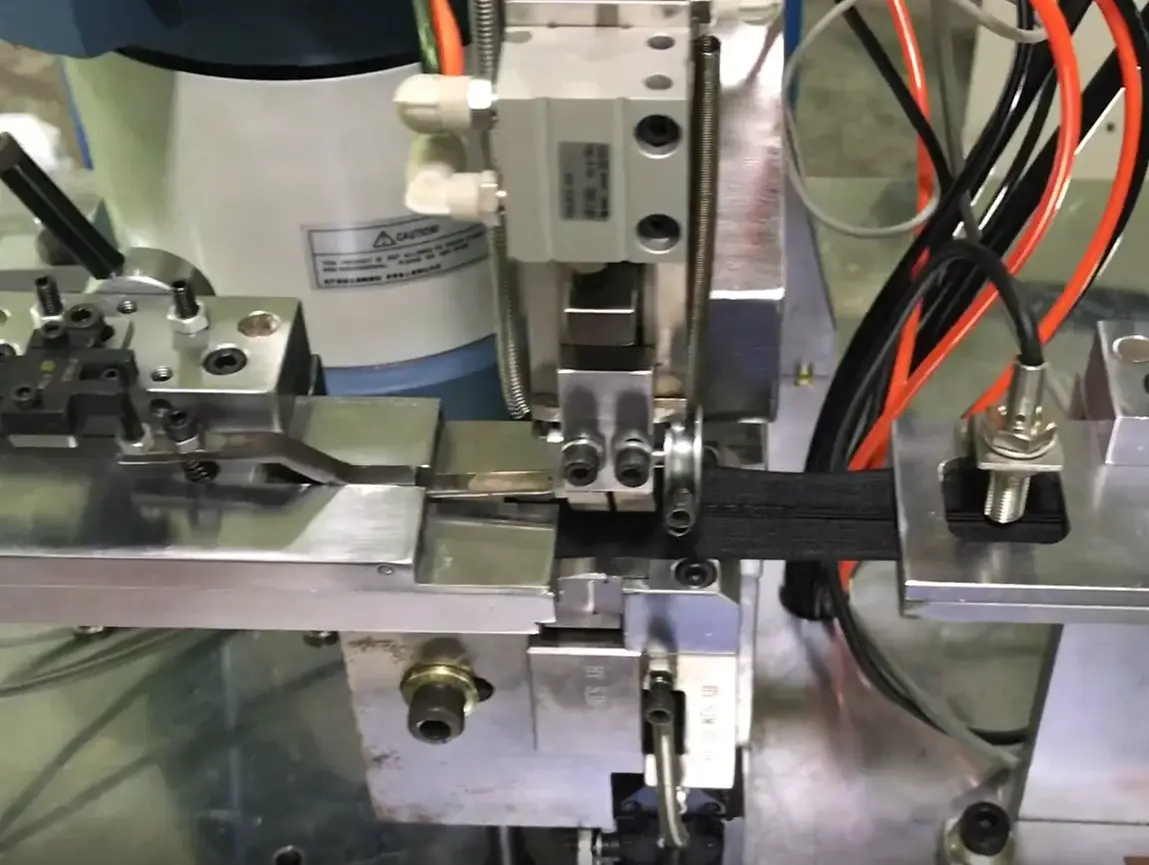Zipper Machinery 1800 PCS/60 CM Nonesupply 7