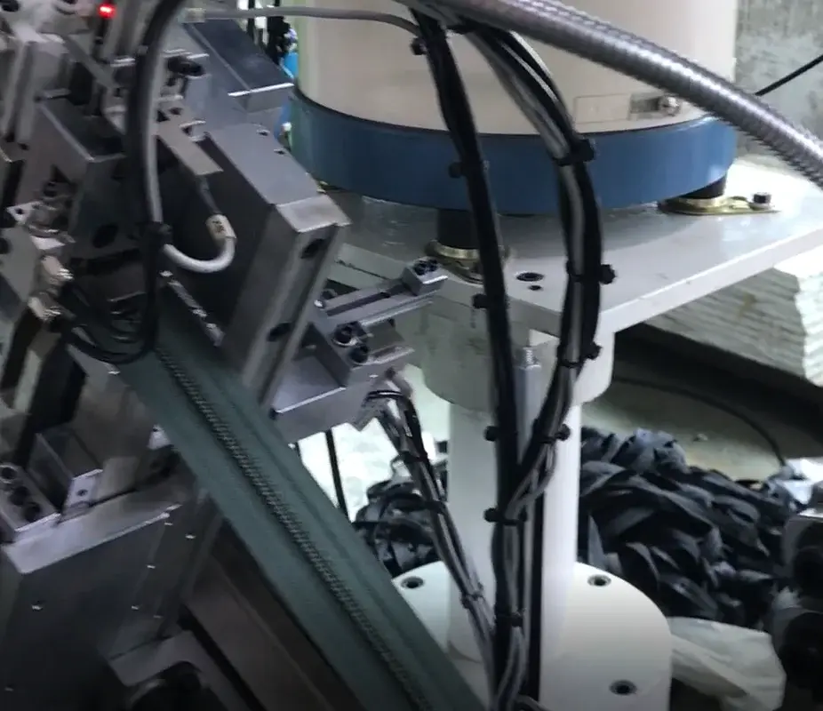 Metal Zipper Making Machine 0.8 Wholesale - ZYN Machine 3