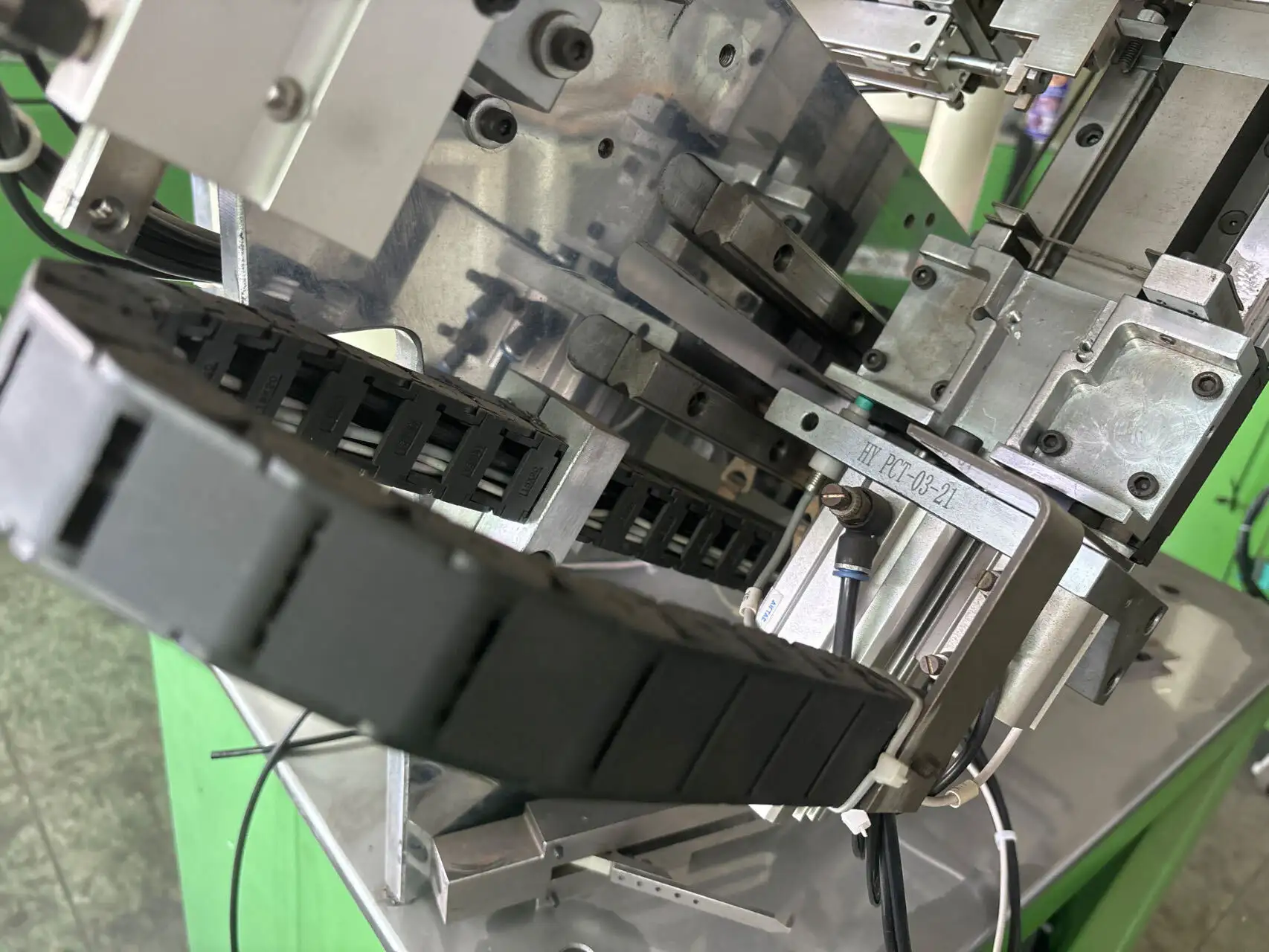 ZYN Machine Zipper Bag Making Machine Upply 3