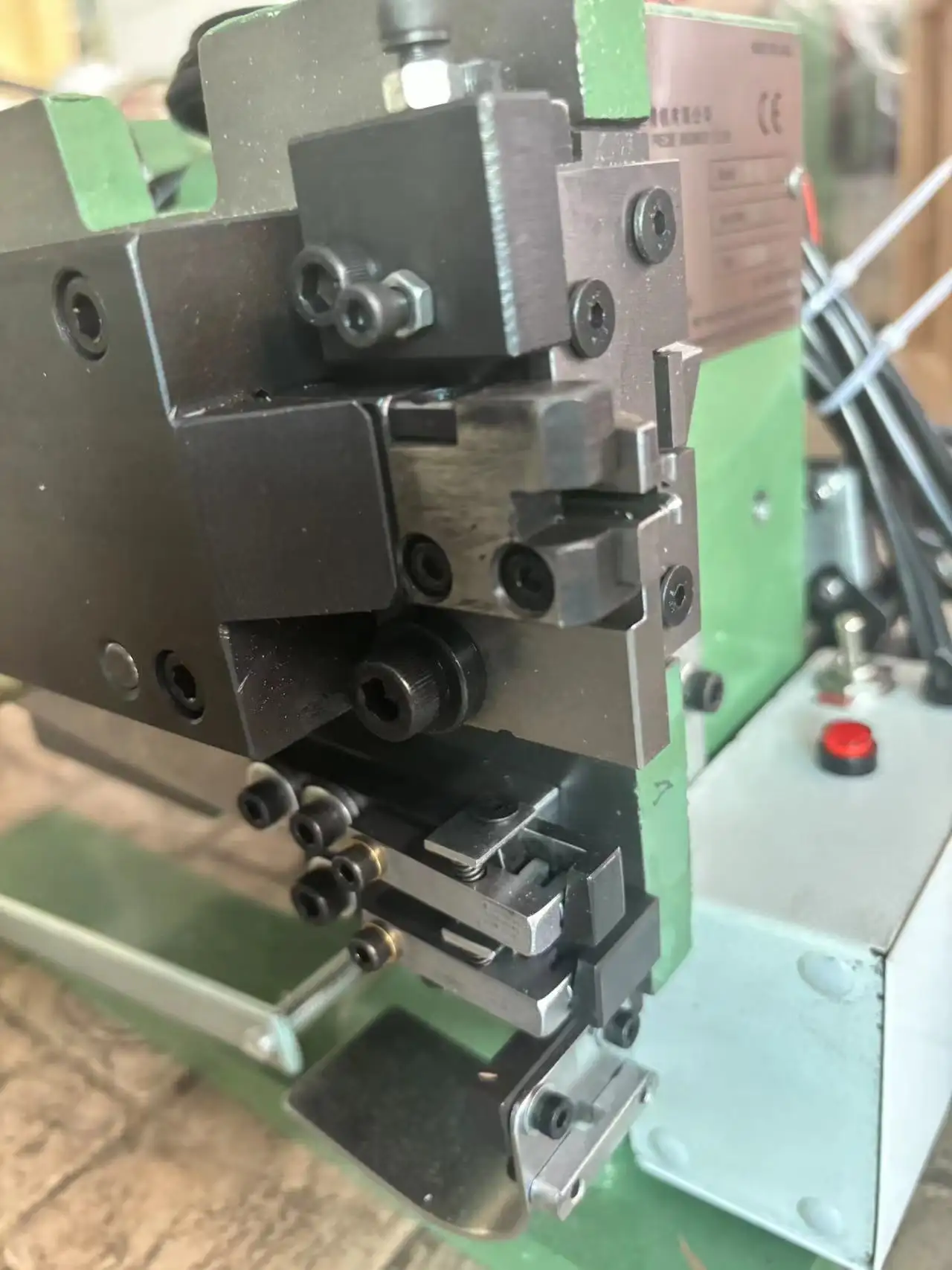 Factory Direct Zip Manufacturing Machine 5
