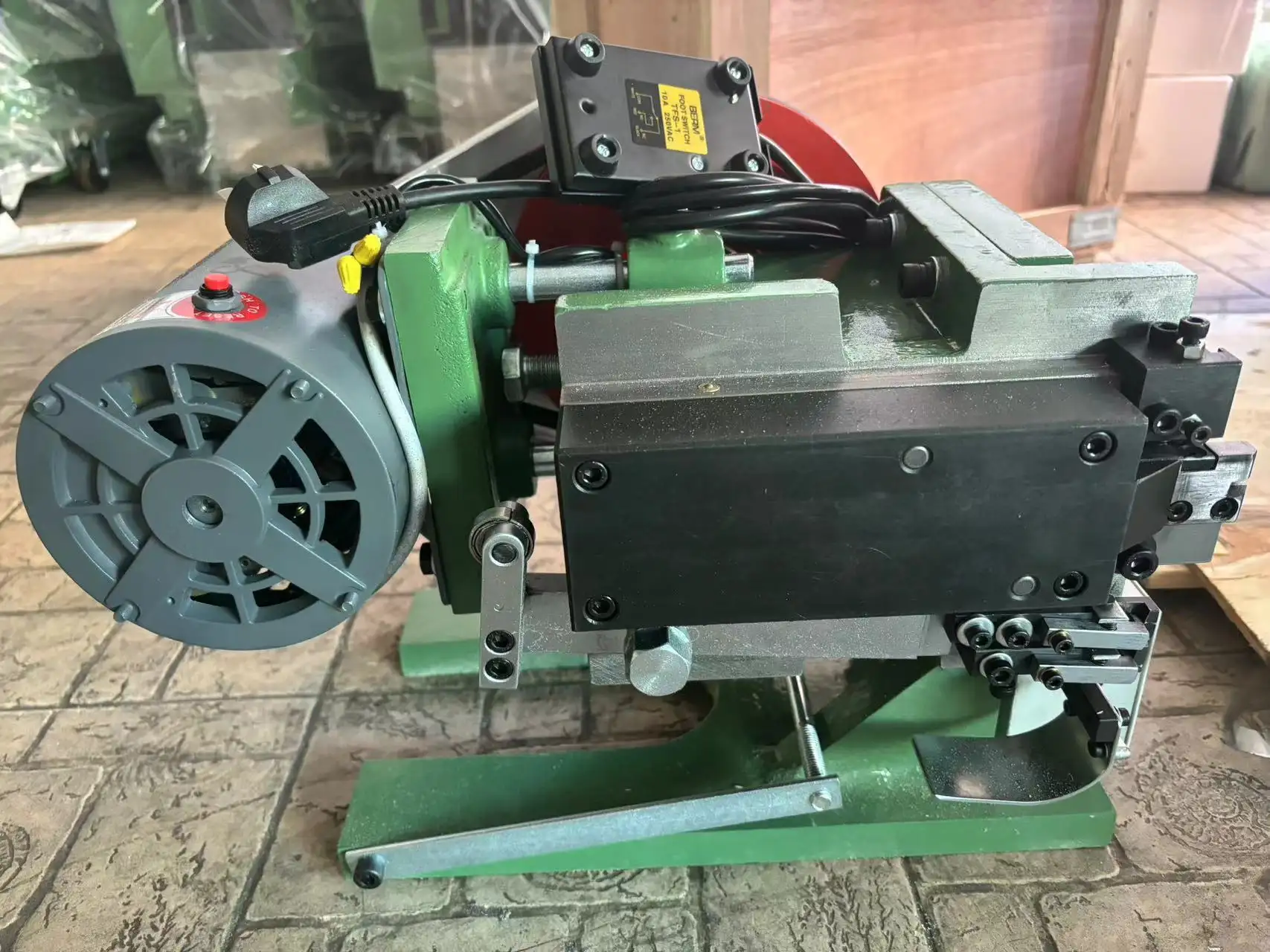 Factory Direct Zip Manufacturing Machine 7