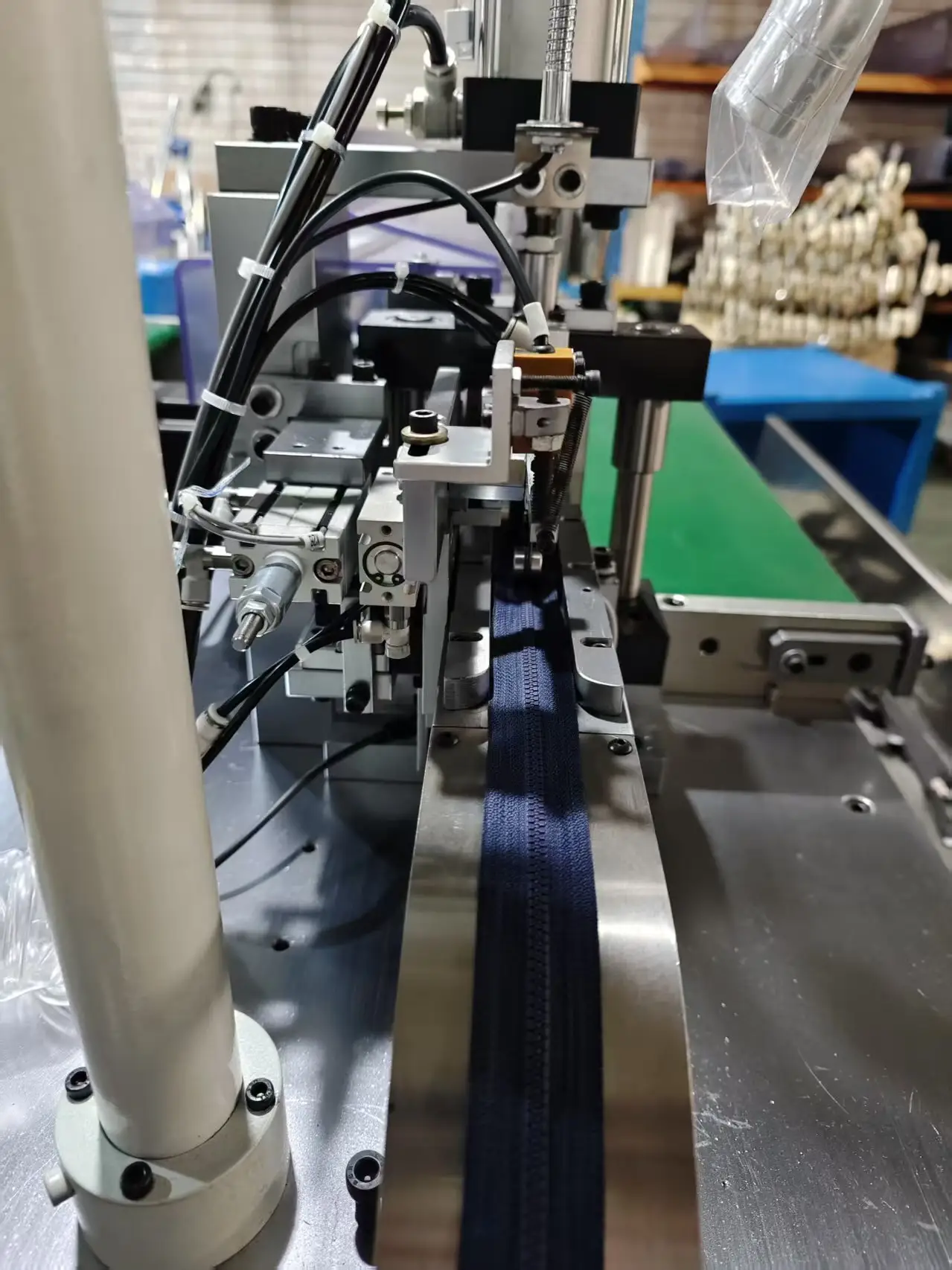 Factory Price Zipper Cutter Machine Price List 3