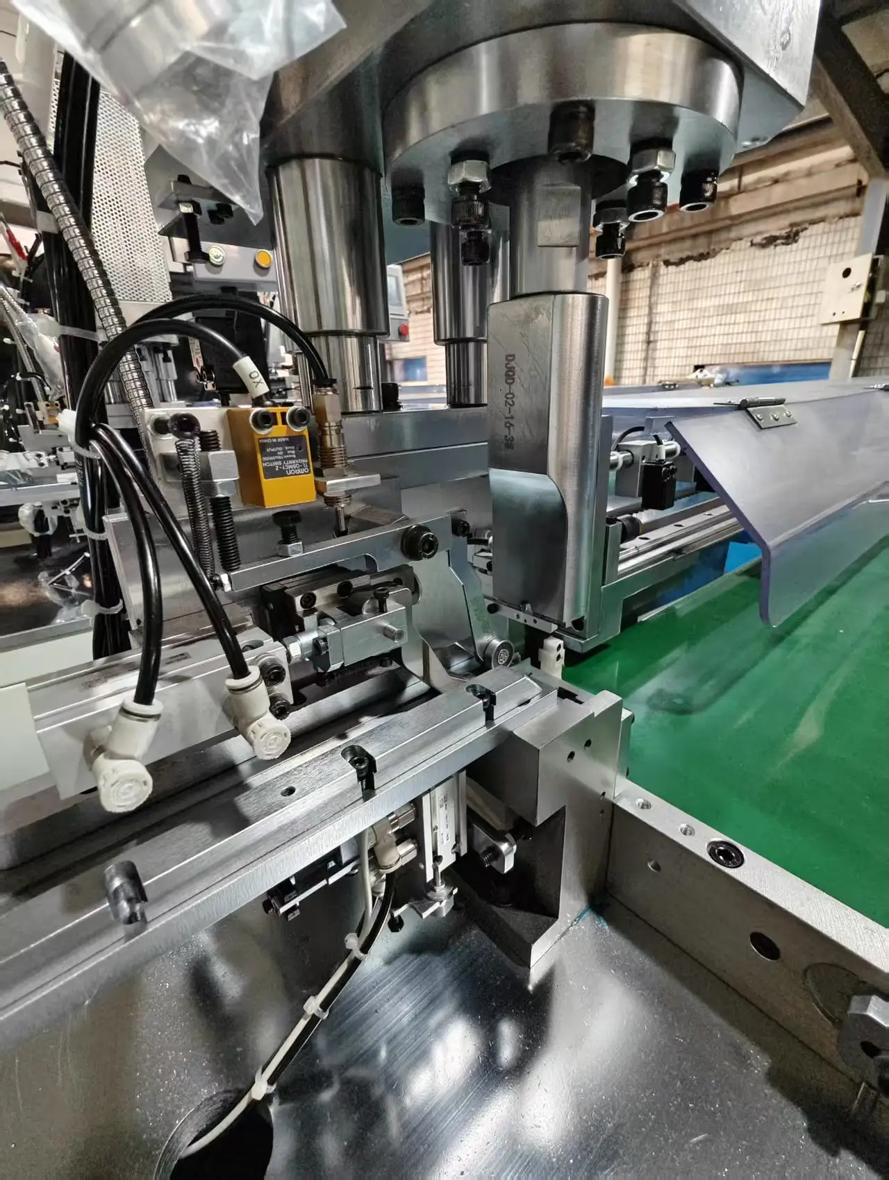 Long Lasting Automatic Zipper Machine Factory 5