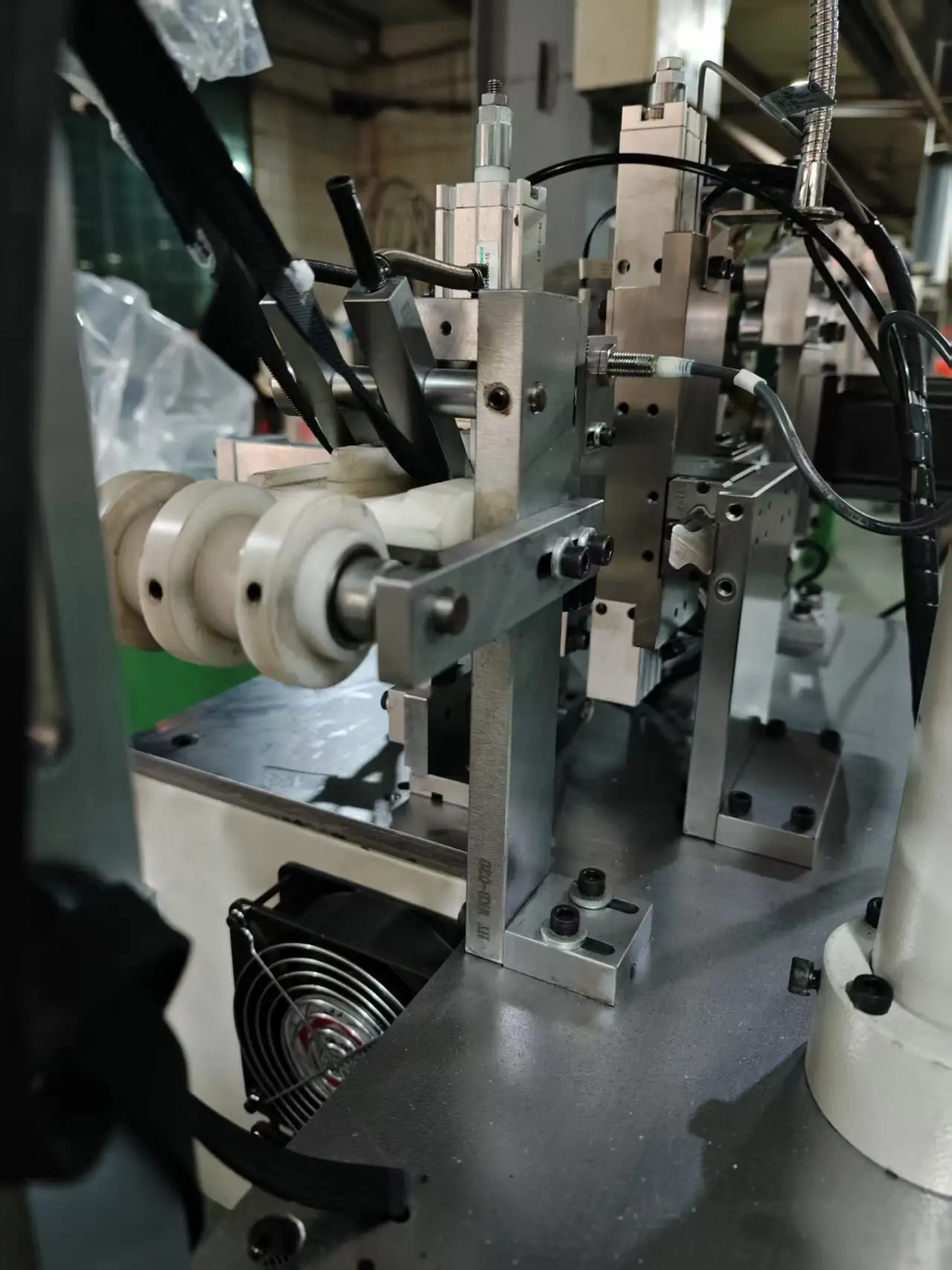 Quality Automatic Zipper Cutting Machine Price List 11