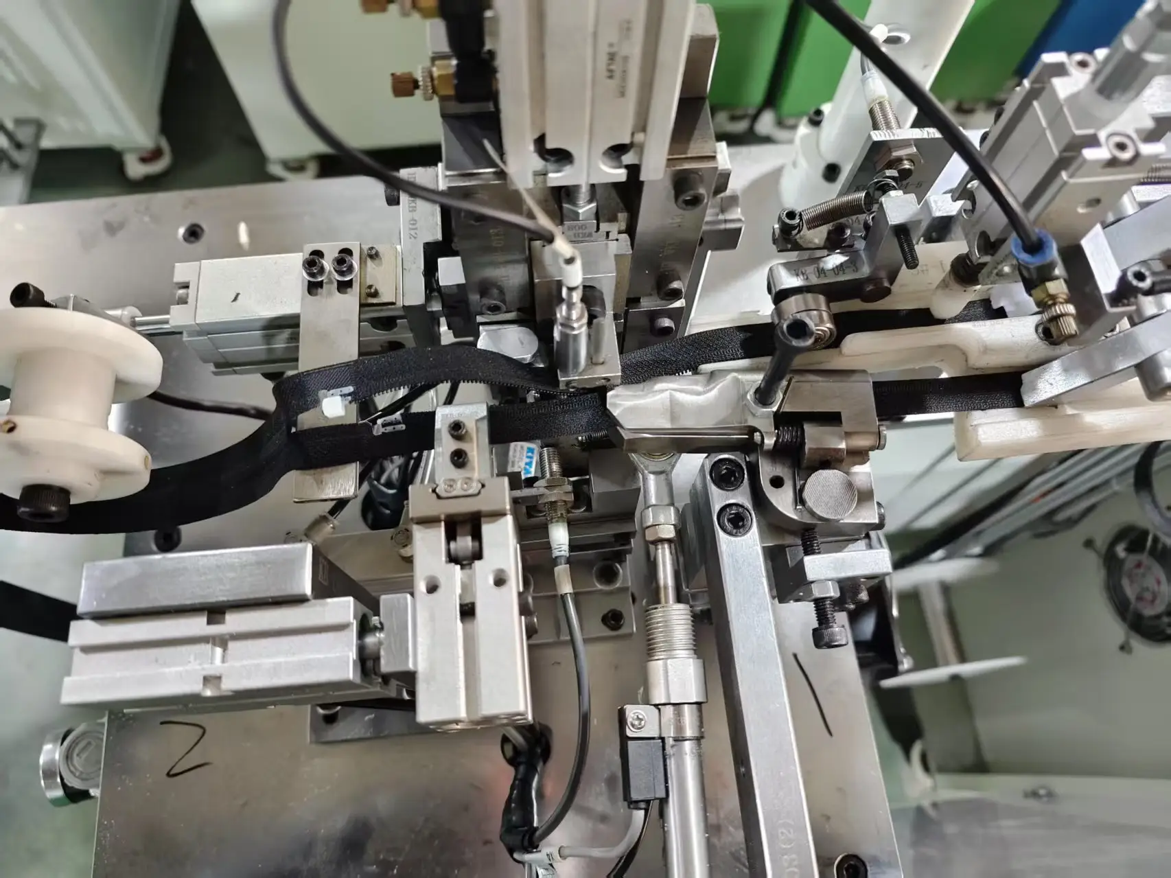 Quality Automatic Zipper Cutting Machine Price List 8