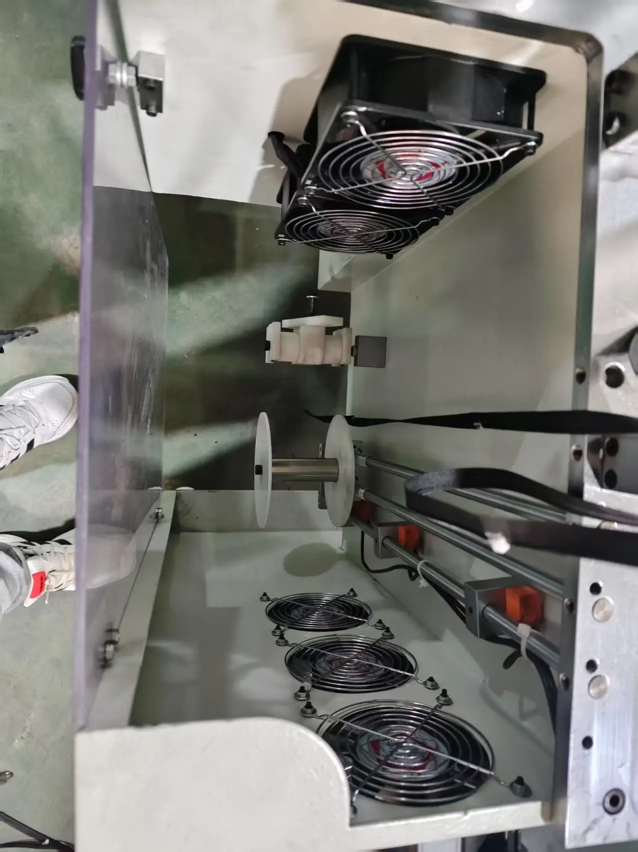 Zipper Bag Making Machine 1000 PCS/60 CM/H - - ZYN Machine 10