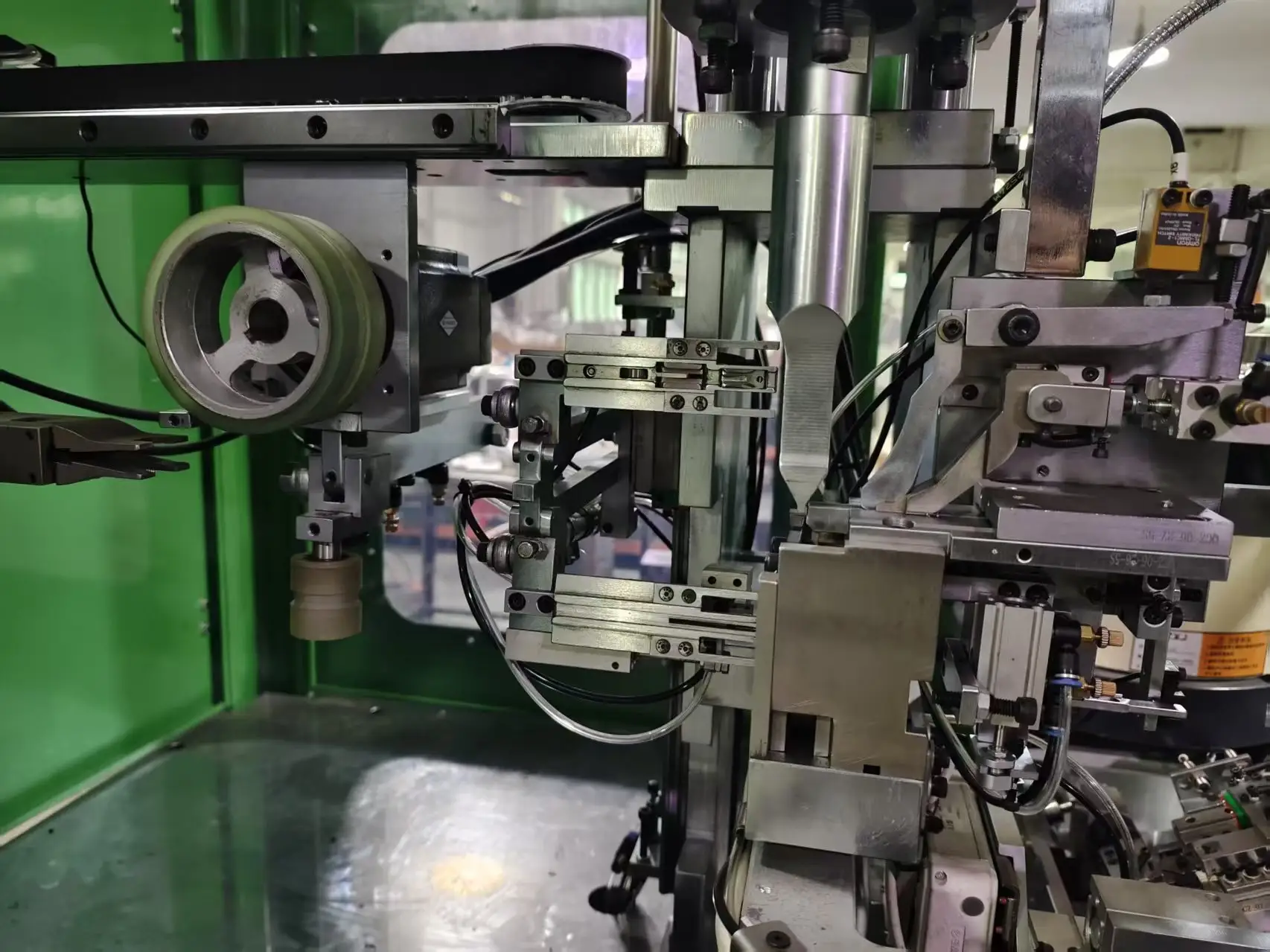 Factory Direct Zipper Machinery Price List 4