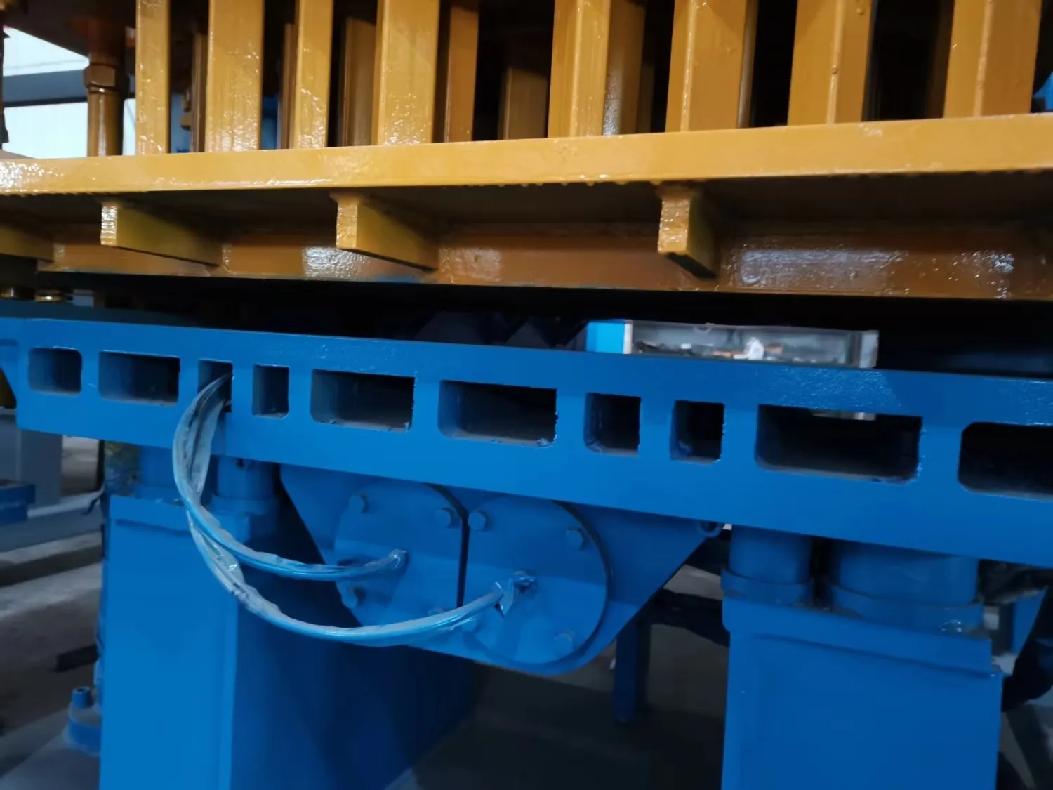 Cement Bricks Machine - - YIXIN 4