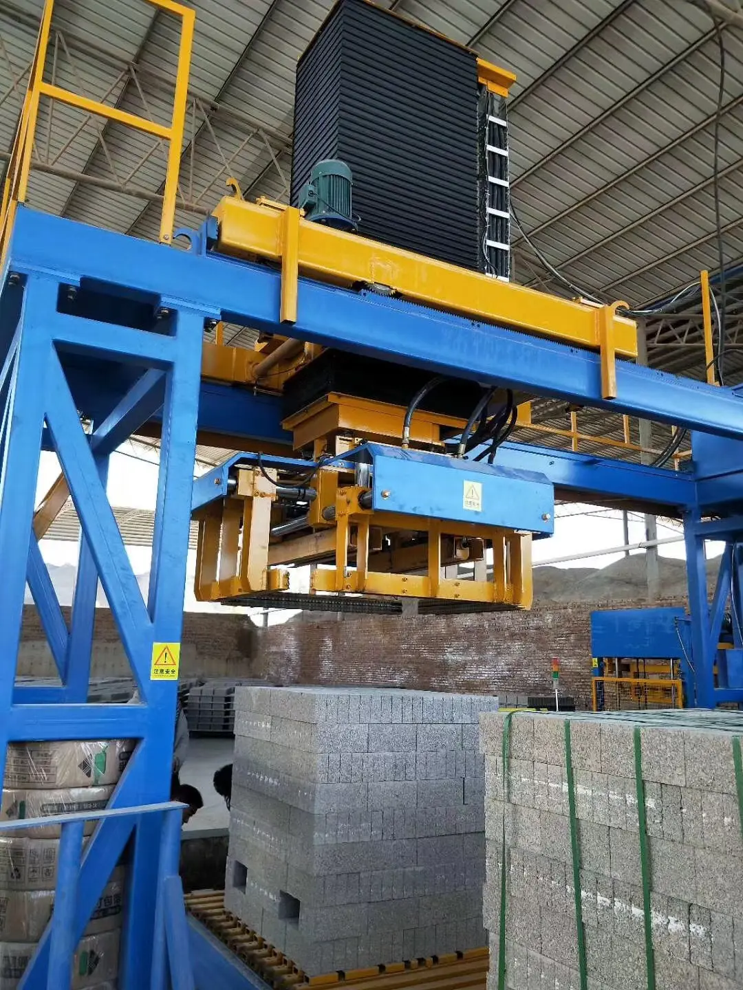 Fully Automatic Concrete Block Making Machine - - YIXIN 4