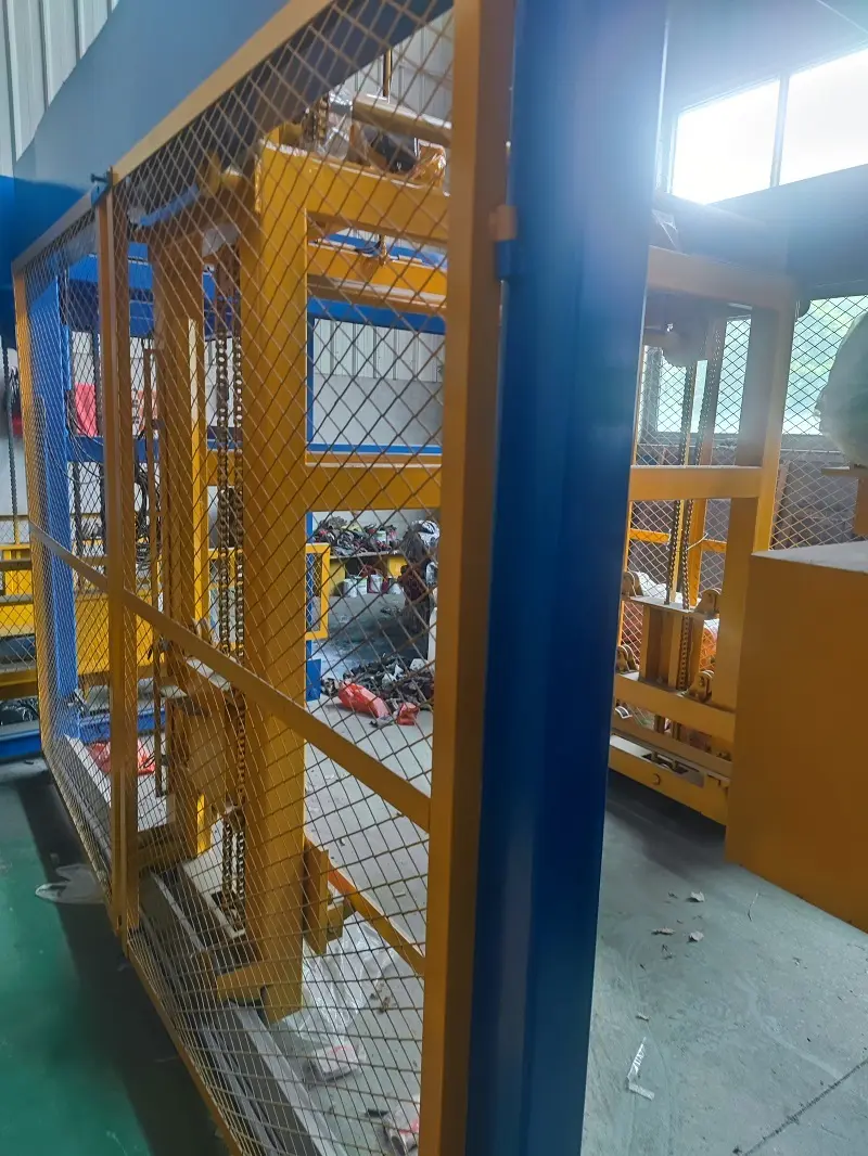 Interlock Brick Machine by YIXIN 4