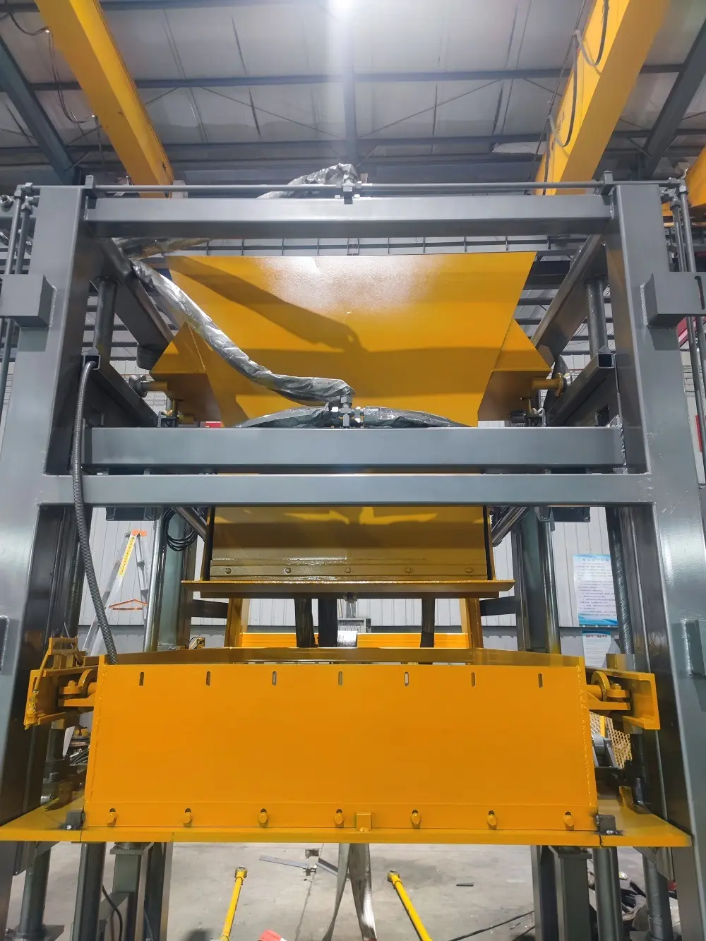 Interlocking Block Machine - - YIXIN 3