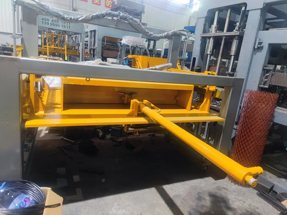 Interlocking Paver Block Machine by YIXIN 4