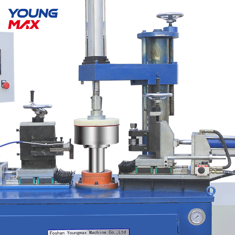 Máquina para fabricar utensilios de cocina, para rebordear y cortar chapa metálica Young Max 4