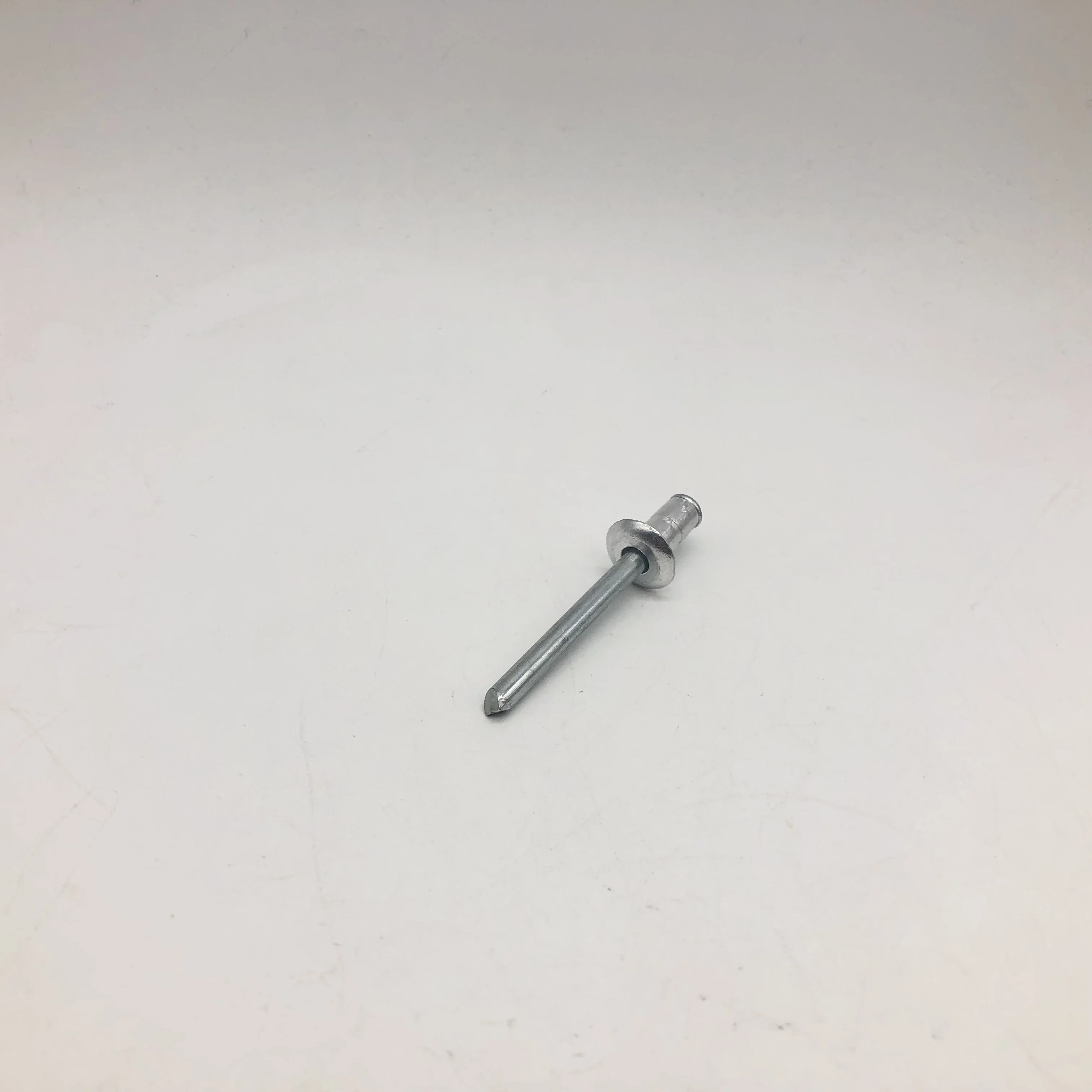 Оптовая продажа алюминиевых белых заклепок и стальных заклепок на китайских заводах. 8