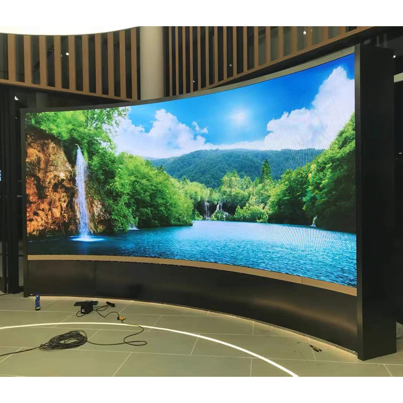 P1.8 Pantalla de publicidad interior Pantalla LED Columna cilíndrica flexible curva 6