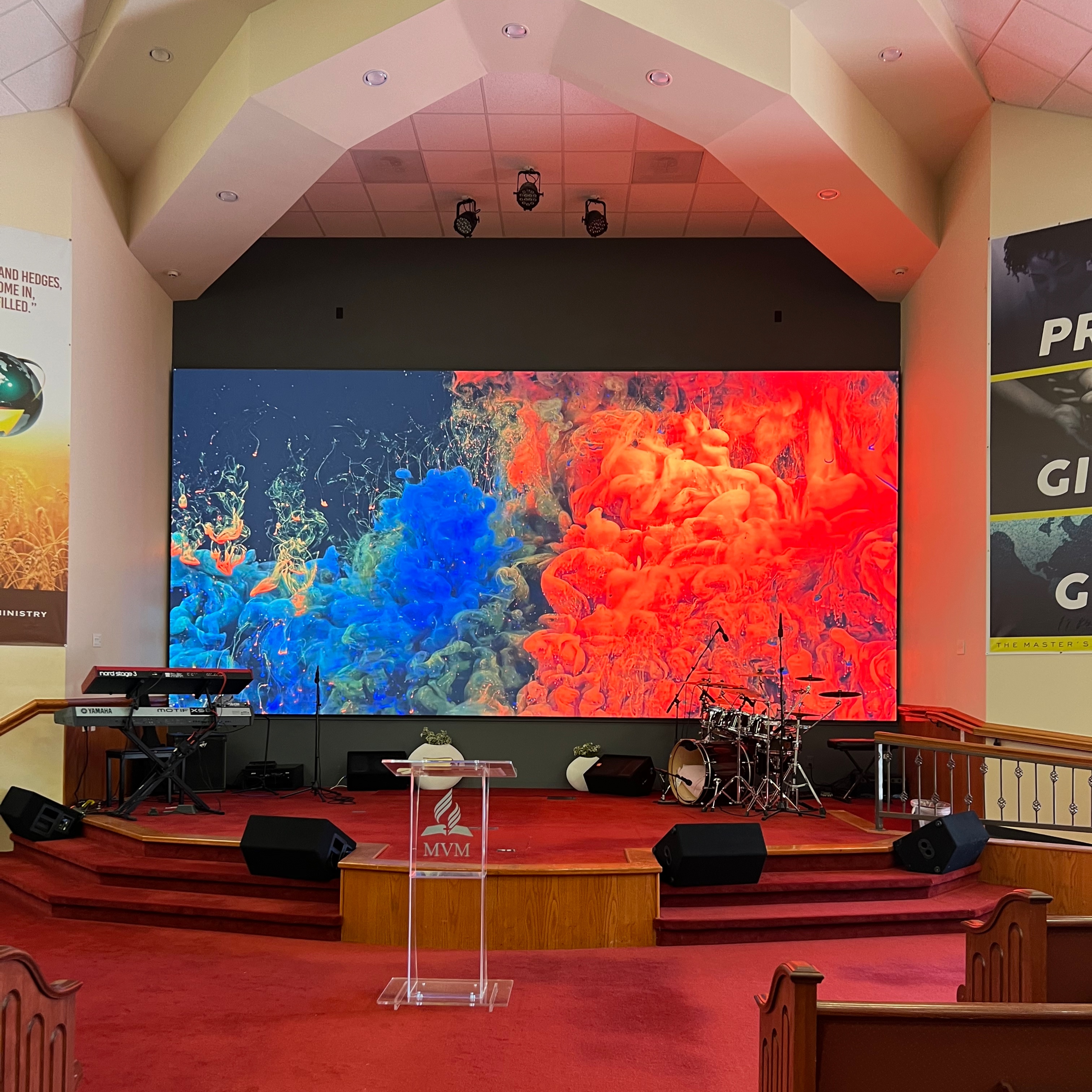 Lecede P2.5 Videowall a LED per interni fisso 4K Display pubblicitario Chiesa Sfondo palcoscenico Schermo di visualizzazione a LED Pantalla 2