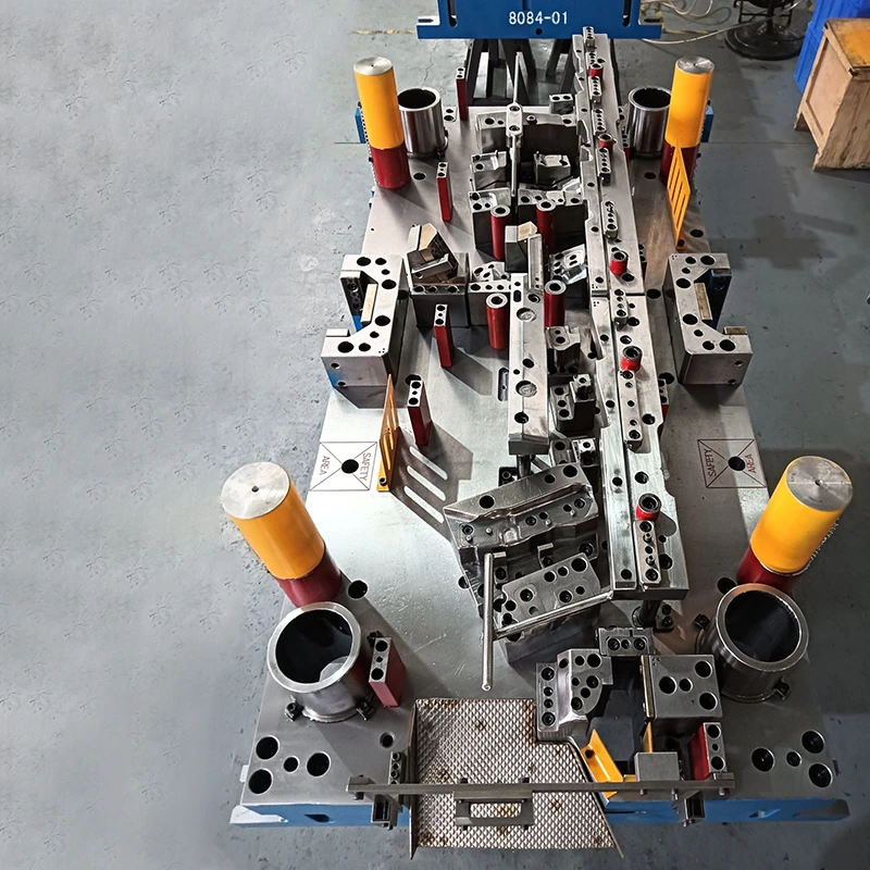 Outil d’estampage des métaux Progressive Die Stamping pour diverses industries 1