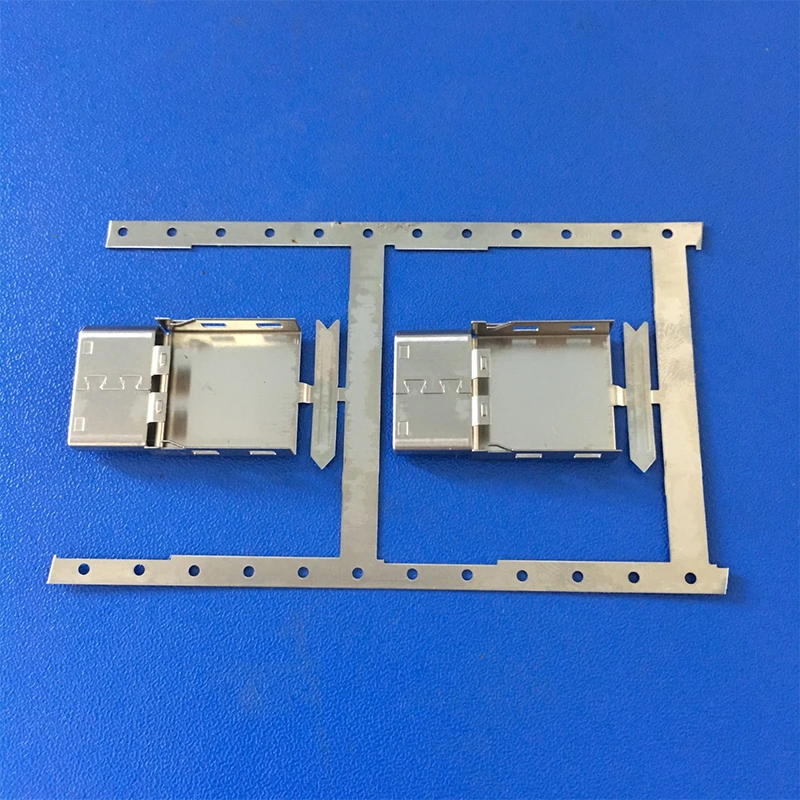 Pièces d'estampage en métal faites sur commande d'acier inoxydable en aluminium et titane pour la coque de type C 1