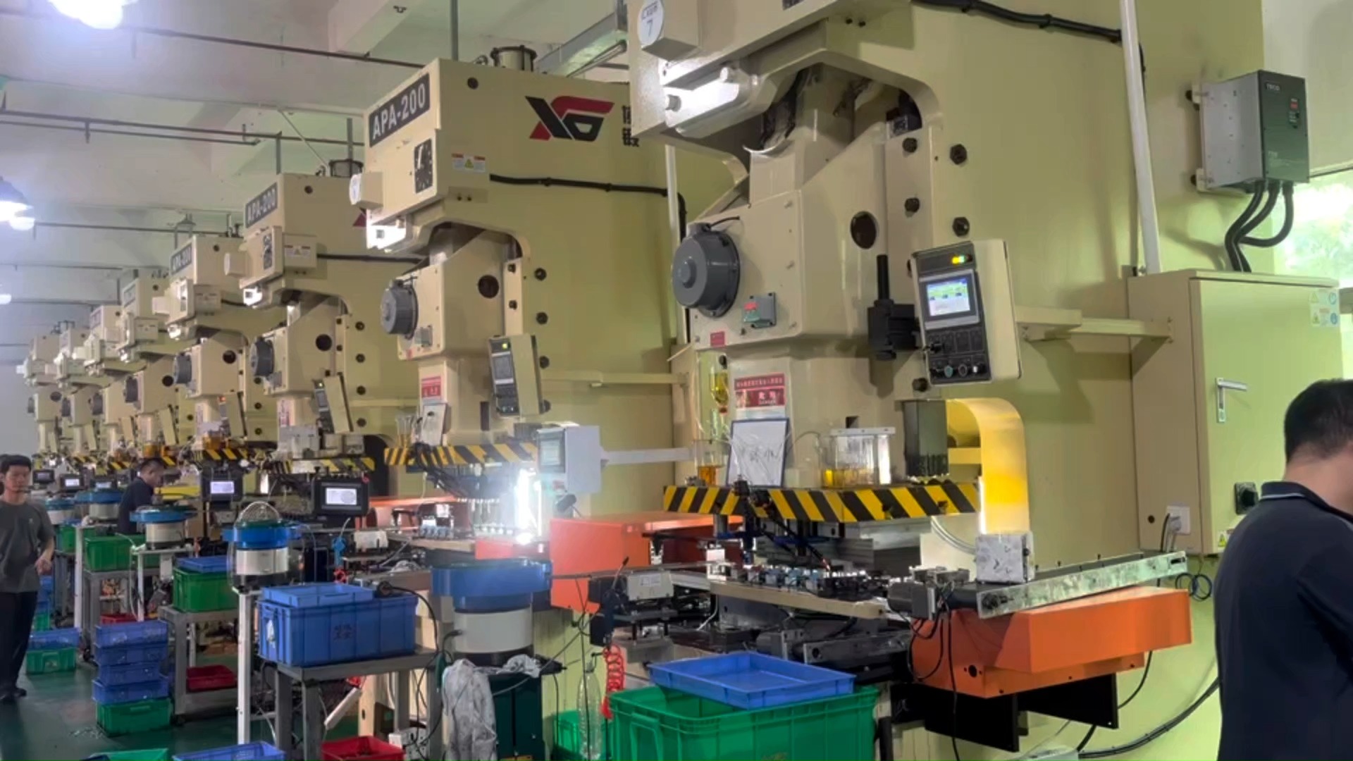 Efficient Automated Stamping with APA-200 Presses | Automotive & Electronic Metal Parts