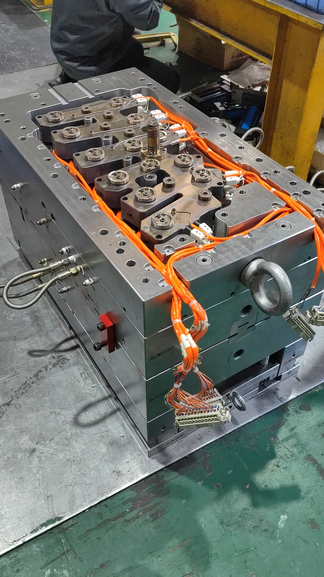 JSJM Custom High Precision Hot Runner Injection Molds | Multi-Cavity Tooling for Electronic/Automotive Components