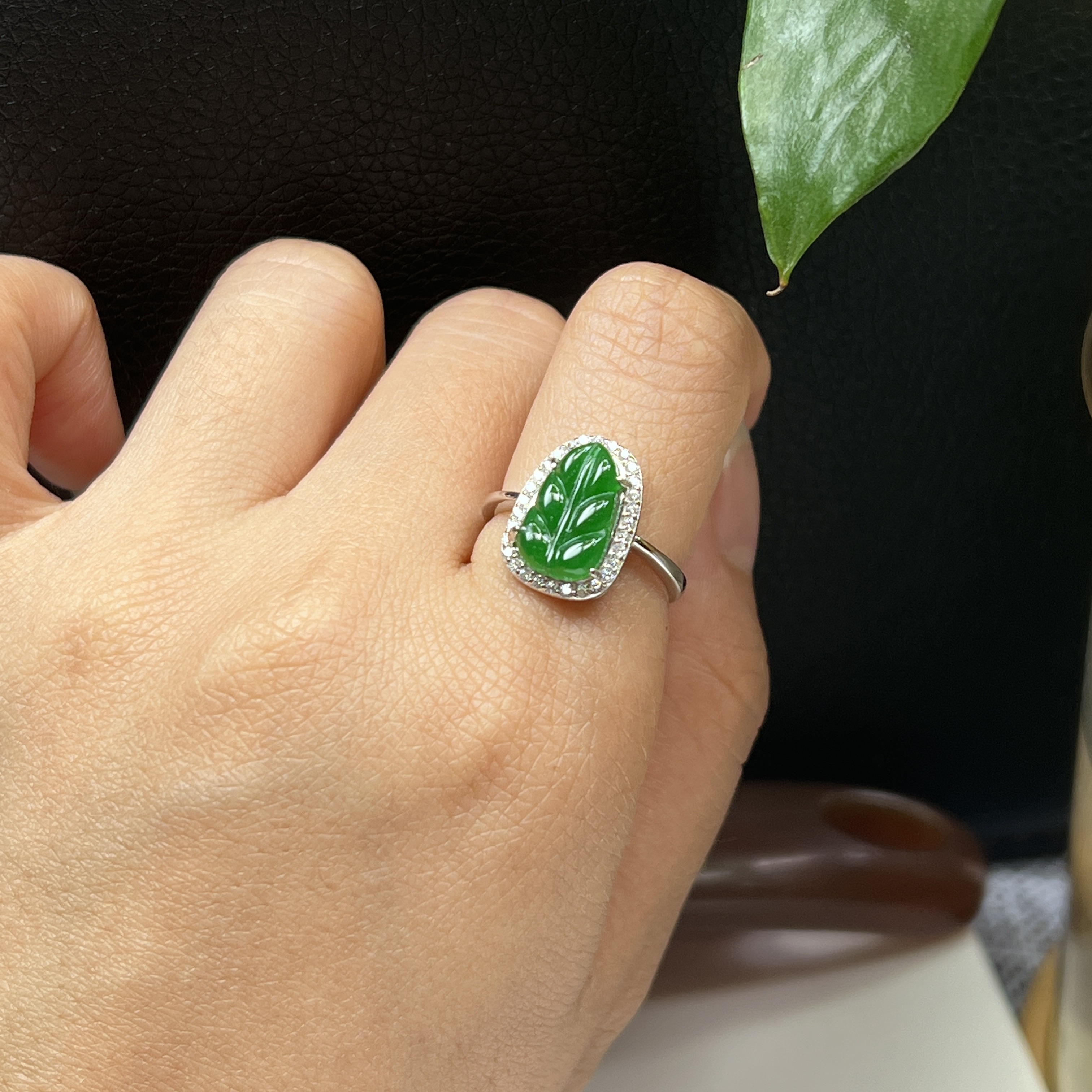 100% Natural Jade, Simple Fashion Design Rich Green Jade Leaf Ring ...