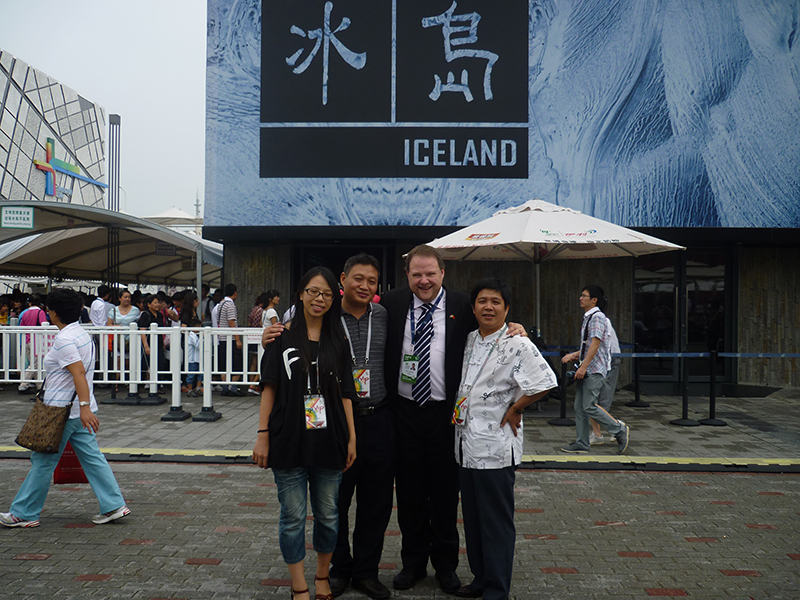 10.9.13 Çalakiyên Roja Pavilionê ya Iceland û şîvê li Expo 13