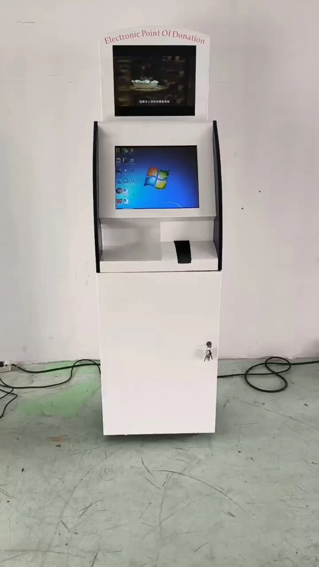 LX2038 デュアル スクリーン フロアスタンディング病院タッチ スクリーン セルフ サービス チャージ ペイメント キオスク (POS カード リーダー付き) 1