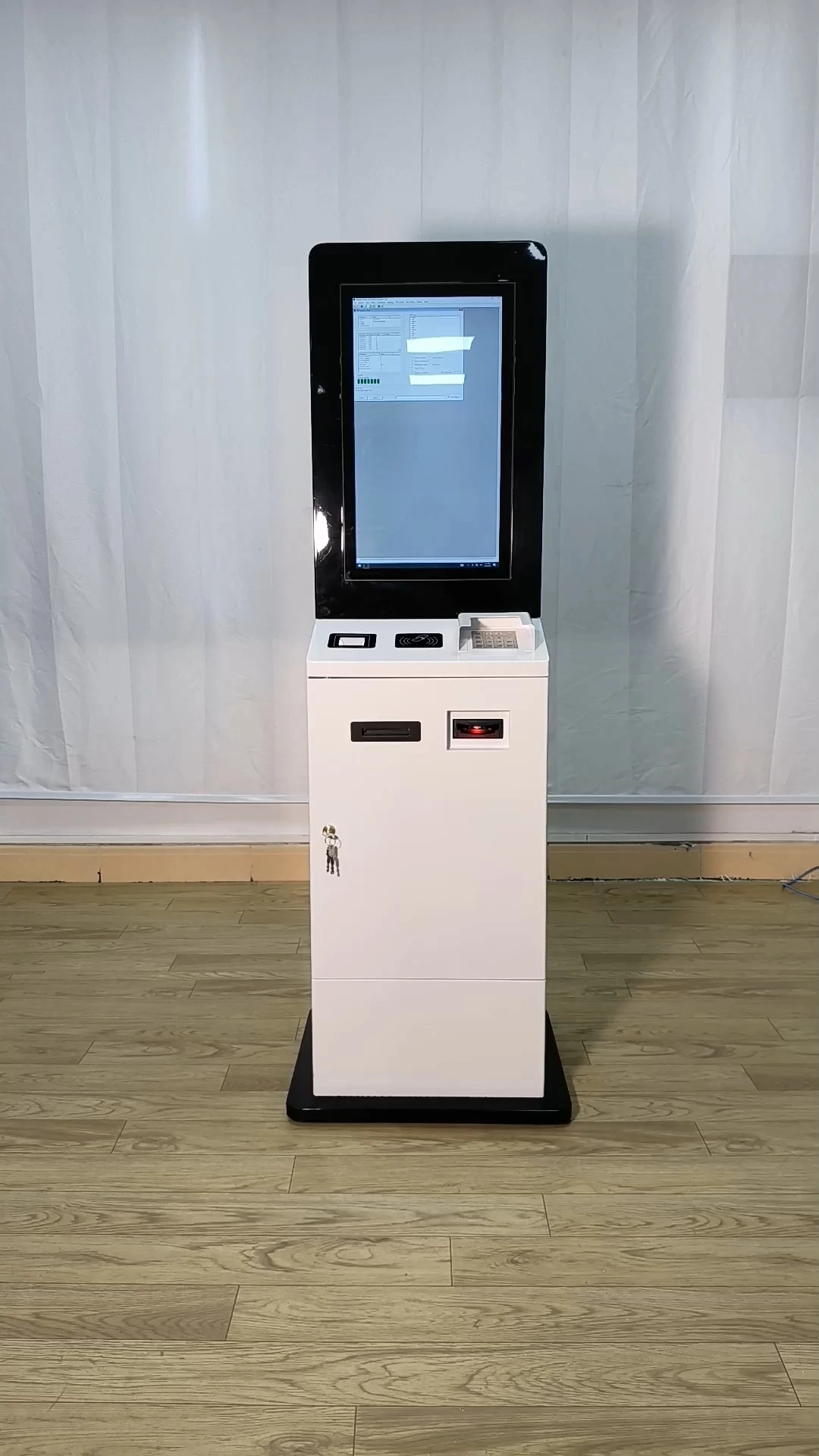 Factory Personalized ATM BTC Kiosk Calcuancy Exchange Kiosk con servizio chiavi in ​​mano 1