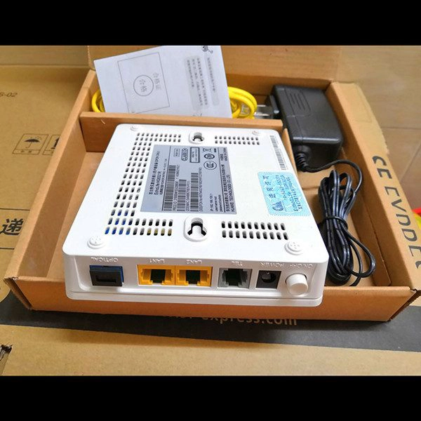 HG8120C EG8120L5 EG8120L ONT 1x GPON، 1x RJ45 100 ميجا بايت / ثانية، 1 × RJ45 1000 ميجا بايت / ثانية، 1x RJ11 1