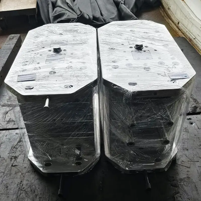 Tùy chỉnh đặc biệt Hai màu Hai vật liệu Đế khuôn phun đôi 1