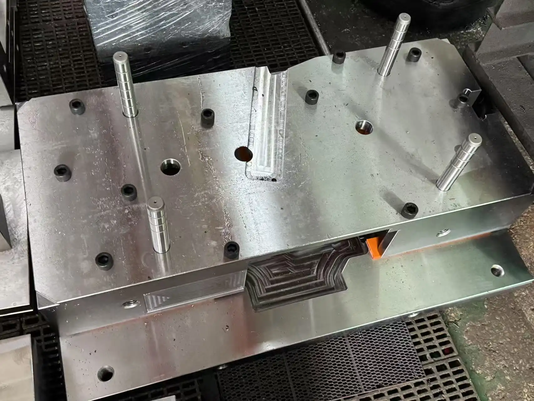 Customized mold base for precision engineering | Supports automotive/medical industries | Free drawing optimization consultation 1