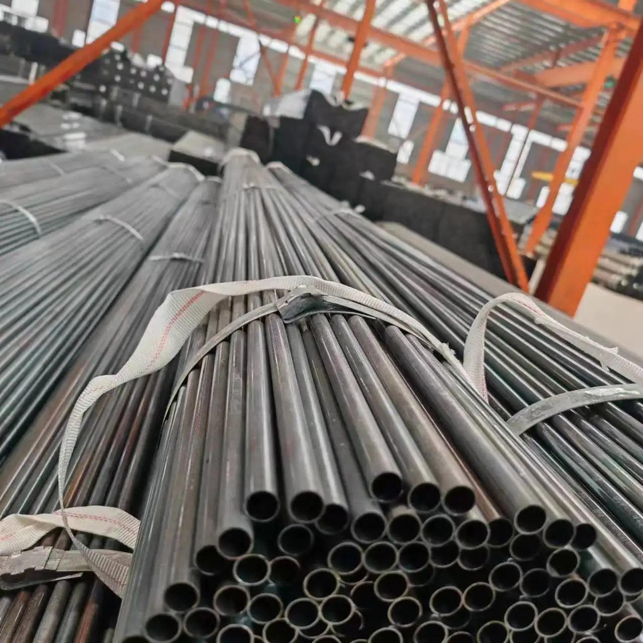 Black Structural Pipe Conventional Marine Packing by HengHui Steel 4