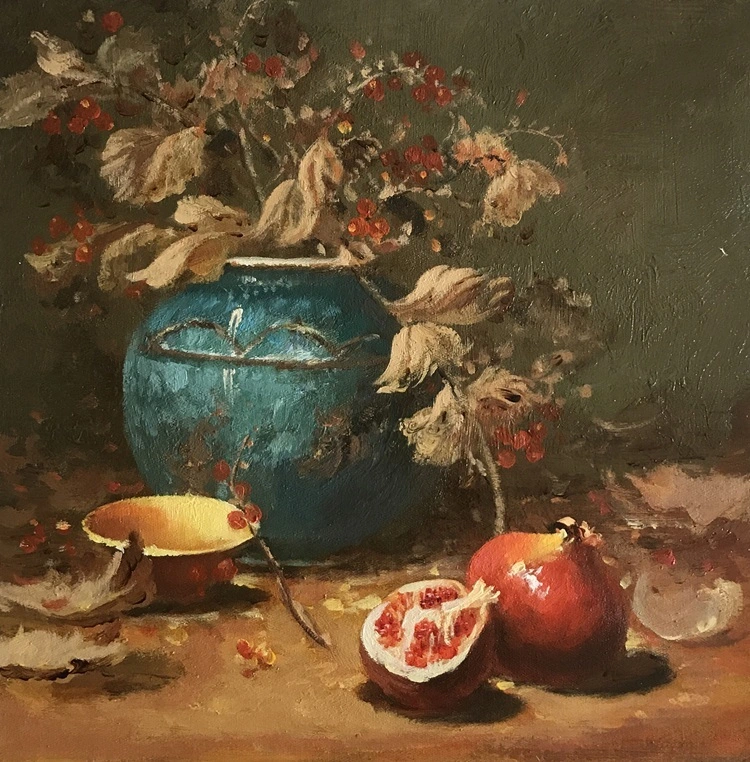 Pintura texturizada de natureza morta realista sobre tela, representando romãs e vinhas secas, pintadas à mão em um vibrante vaso turquesa. 1
