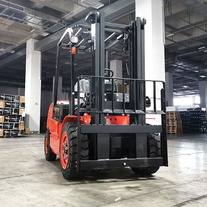2.5 Ton Hydraulic Diesel Forklift Lifting Height 4800mm With Xinchai Engine 4