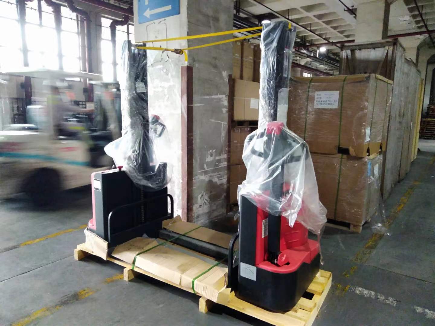 VLIFT 1.2 TON electric stacker lifting height 1.5m electric pallet stacker for sale 5